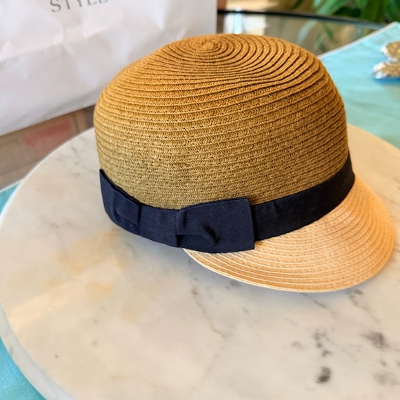 Vintage Two-Tone Straw Hat with Black Ribbon - Picture 10 of 14